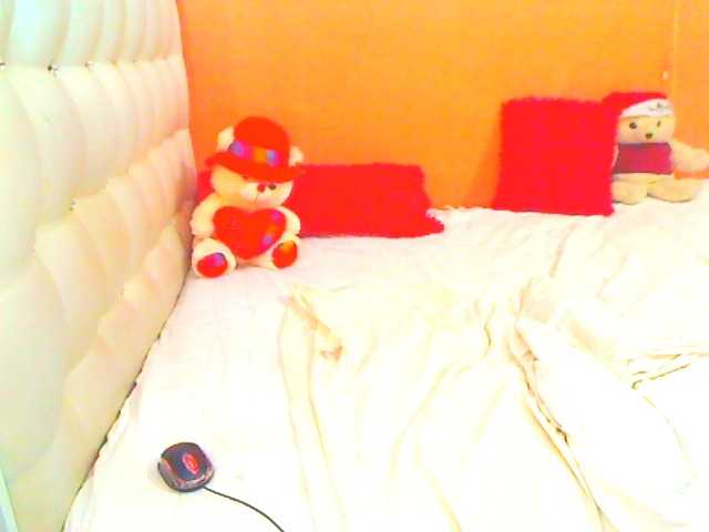 HOTLILLIE, en directo ahora en BongaCams