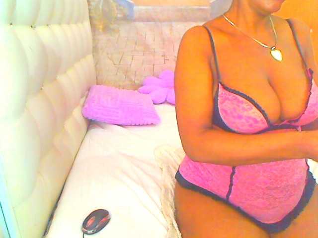 HOTLILLIE live cam on BongaCams