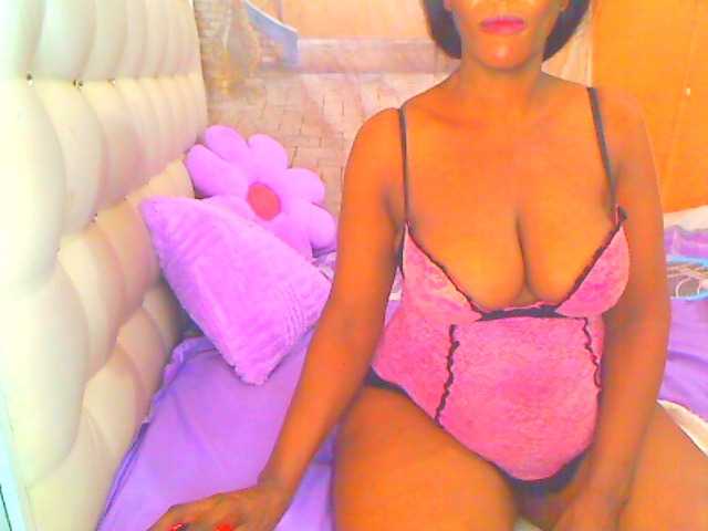 HOTLILLIE live cam on BongaCams