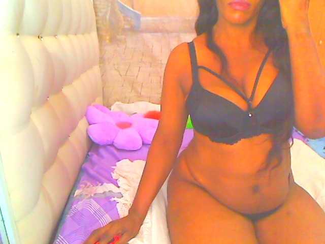 HOTLILLIE live cam on UnifiedCams