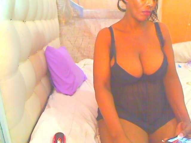 HOTLILLIE live cam on UnifiedCams