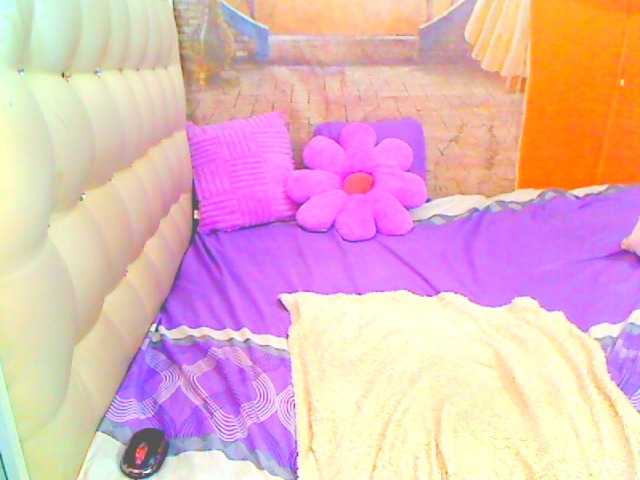 HOTLILLIE live webcam show
