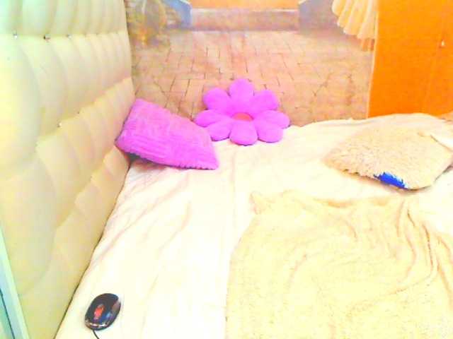 HOTLILLIE live cam on BongaCams