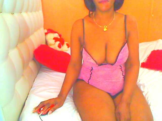 HOTLILLIE live cam on BongaCams