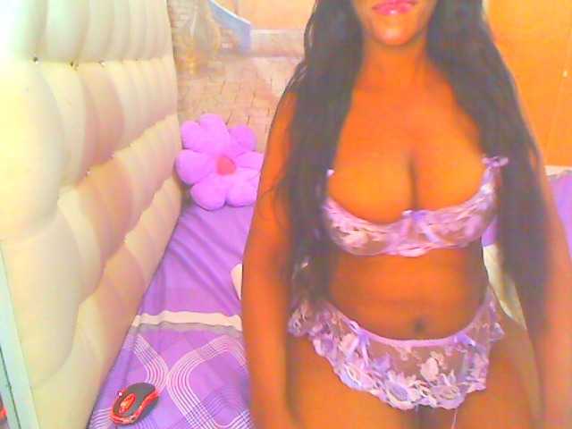 HOTLILLIE live cam on BongaCams