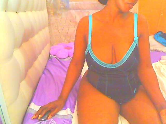 HOTLILLIE live cam on BongaCams