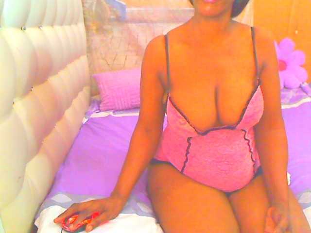 HOTLILLIE live cam on BongaCams