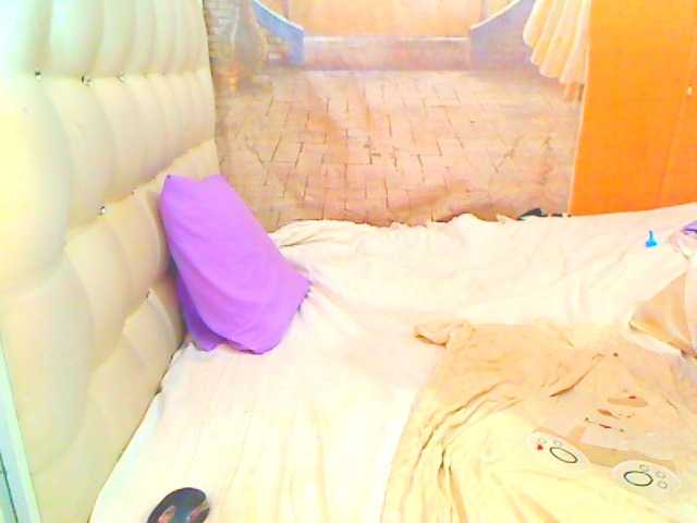 HOTLILLIE live cam on UnifiedCams