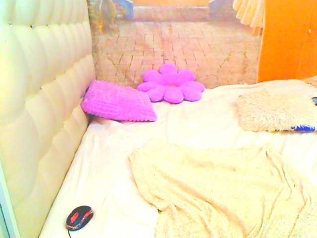 HOTLILLIE live cam on BongaCams