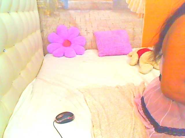 HOTLILLIE live cam on BongaCams