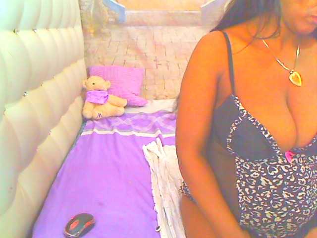 HOTLILLIE live cam on BongaCams