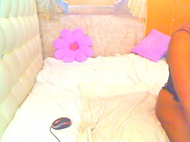HOTLILLIE live cam on BongaCams