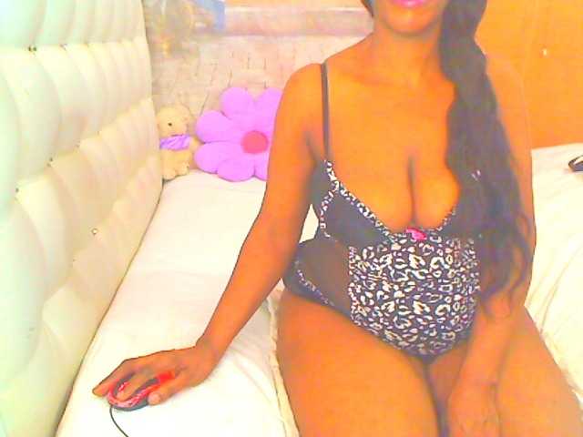 HOTLILLIE live cam on BongaCams