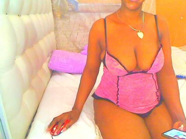 HOTLILLIE live cam on BongaCams
