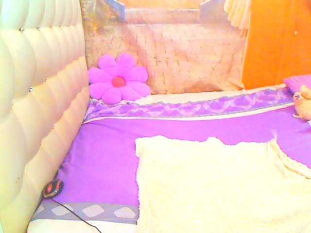HOTLILLIE live cam preview