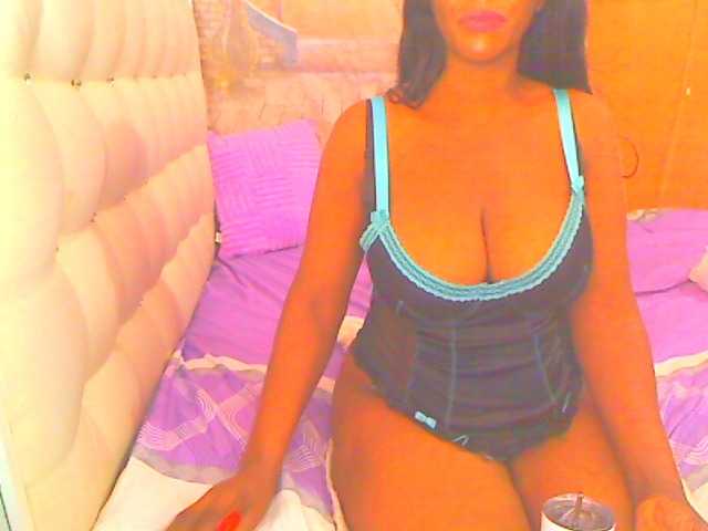 HOTLILLIE live webcam show