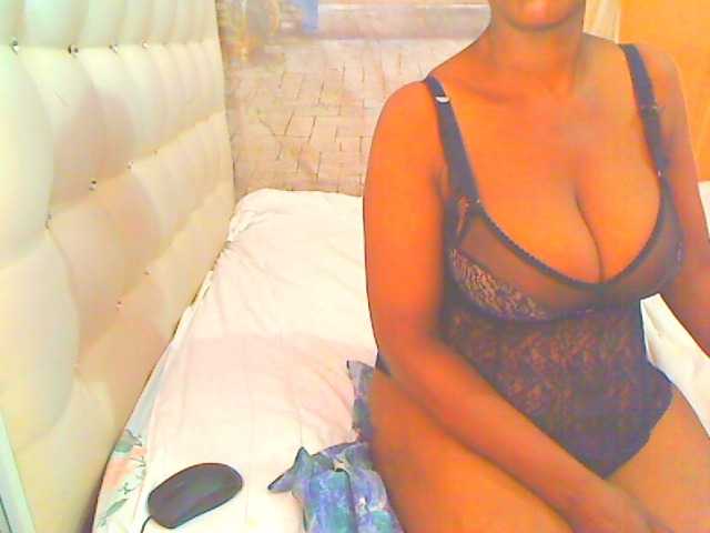HOTLILLIE live cam on BongaCams