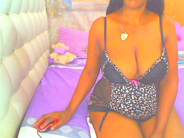 HOTLILLIE live cam on BongaCams