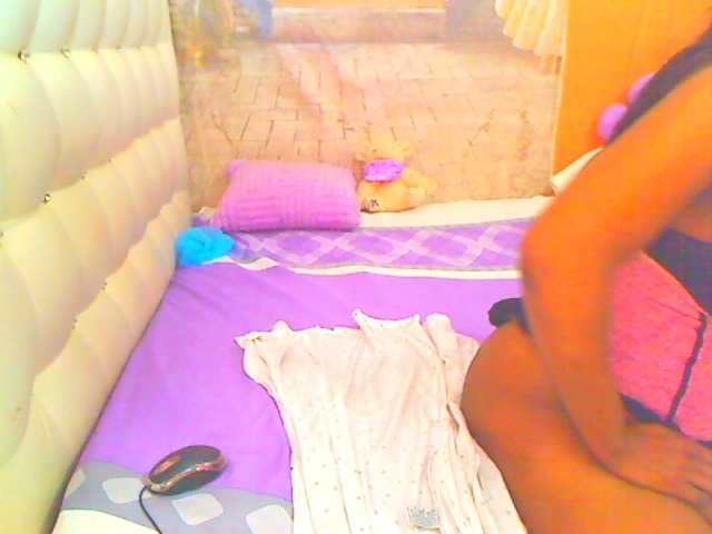 HOTLILLIE live cam on BongaCams