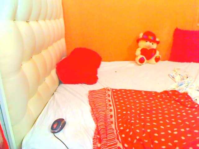 HOTLILLIE live cam on BongaCams