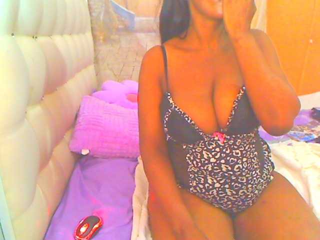 HOTLILLIE live webcam show