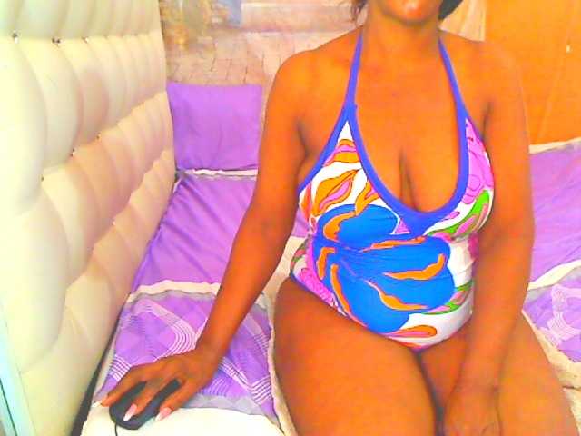 HOTLILLIE live cam on BongaCams