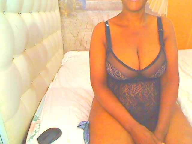HOTLILLIE live cam on BongaCams