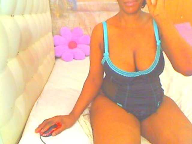 HOTLILLIE live cam on BongaCams