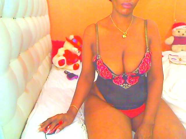 HOTLILLIE live cam preview