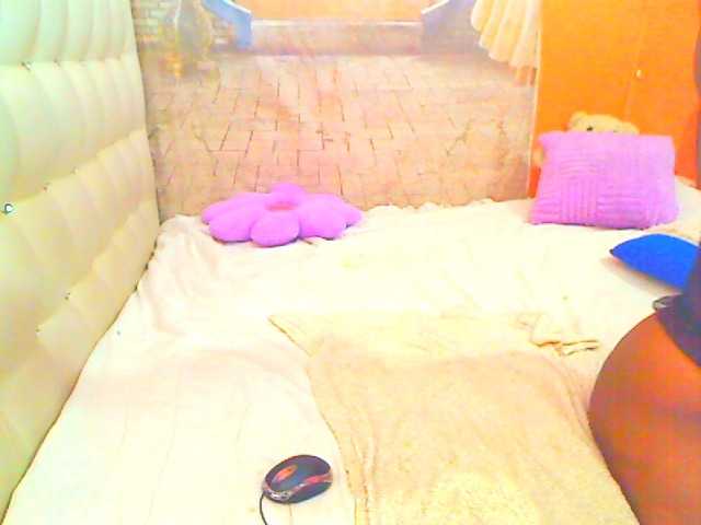 HOTLILLIE live cam on BongaCams