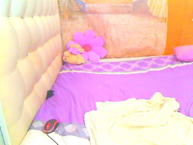 HOTLILLIE live cam preview