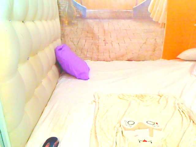 HOTLILLIE live cam on UnifiedCams