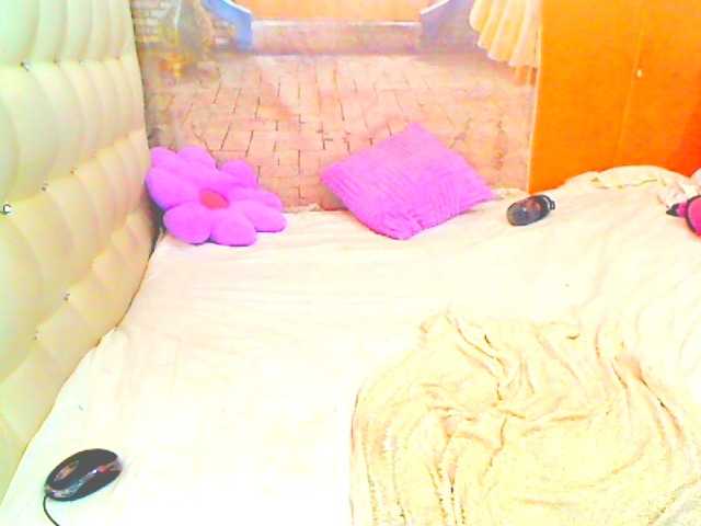 HOTLILLIE live cam on BongaCams