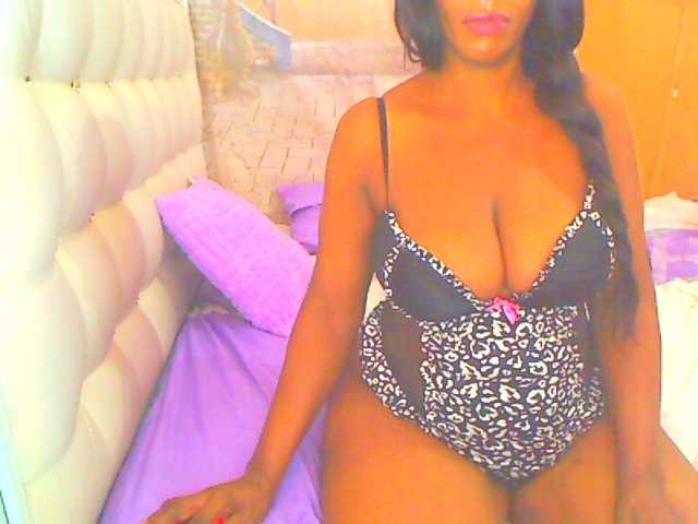 HOTLILLIE live cam on BongaCams