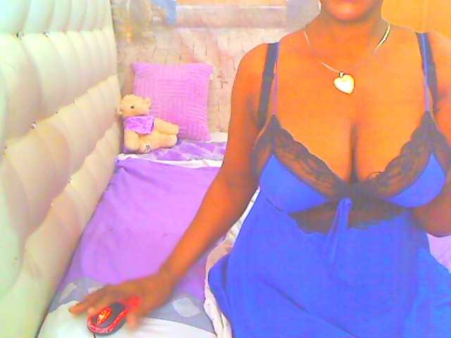 HOTLILLIE live cam on BongaCams