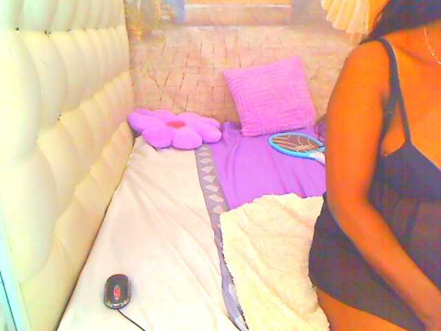 HOTLILLIE live cam on BongaCams