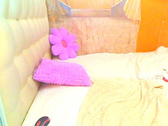 HOTLILLIE live webcam show