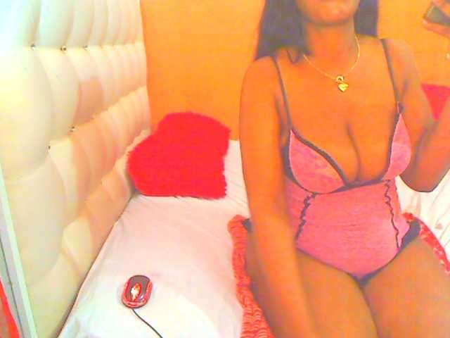 HOTLILLIE live cam on BongaCams