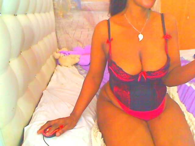 HOTLILLIE live cam on BongaCams