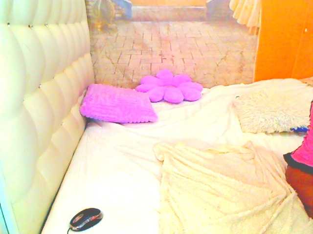 HOTLILLIE live cam on BongaCams