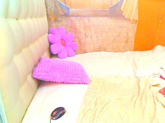 HOTLILLIE live webcam show