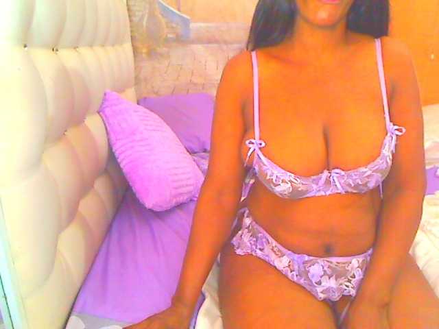 HOTLILLIE live cam on BongaCams