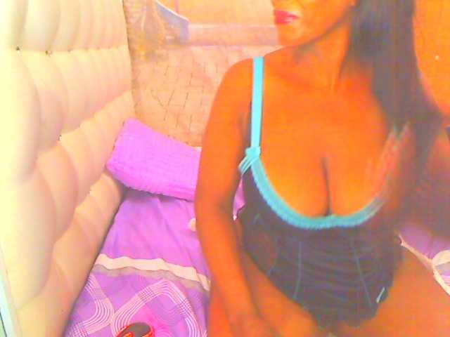 HOTLILLIE live webcam show