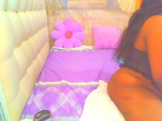 HOTLILLIE live cam on BongaCams