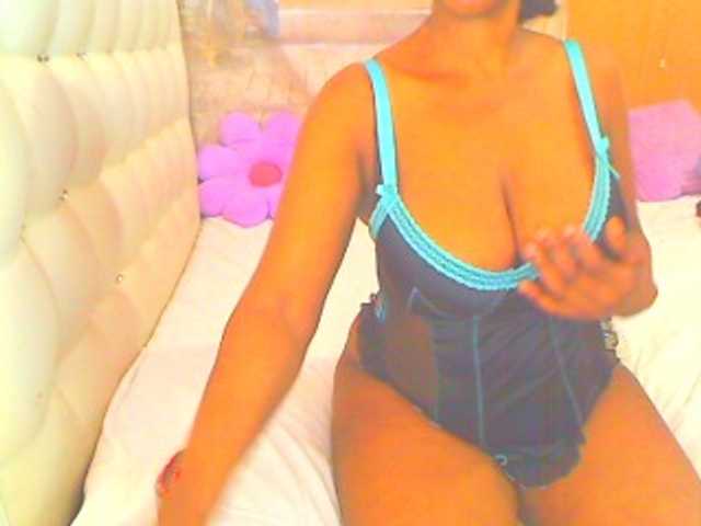 HOTLILLIE live cam on BongaCams