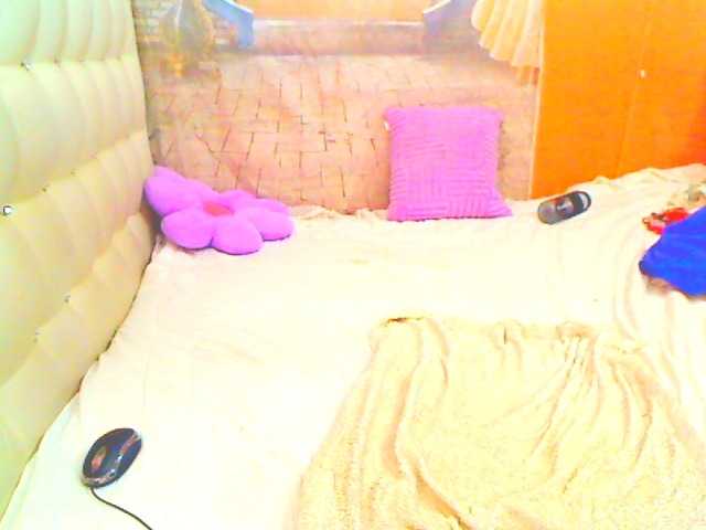 HOTLILLIE live cam on BongaCams
