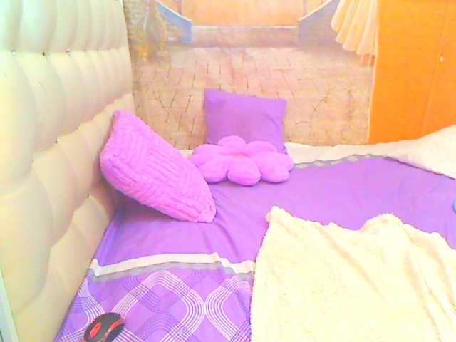 HOTLILLIE live webcam show