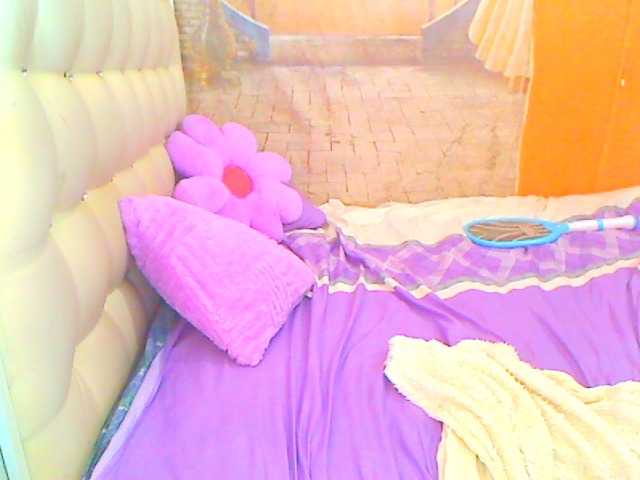 HOTLILLIE live cam on BongaCams