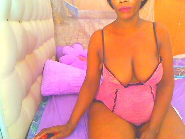 HOTLILLIE live webcam show