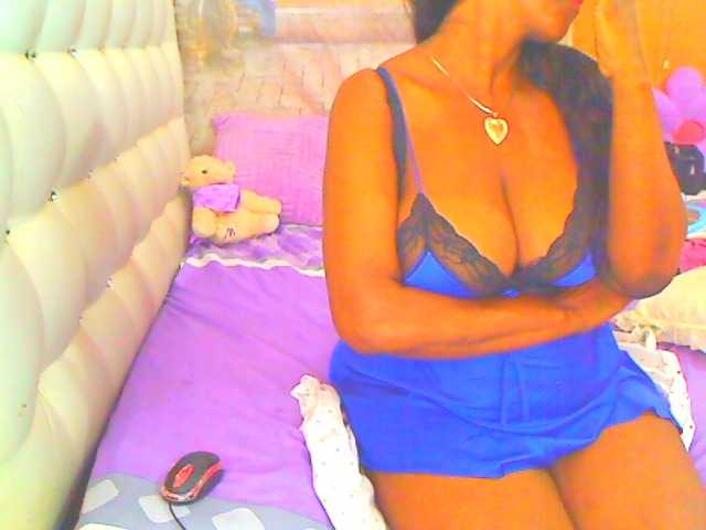 HOTLILLIE live cam on BongaCams
